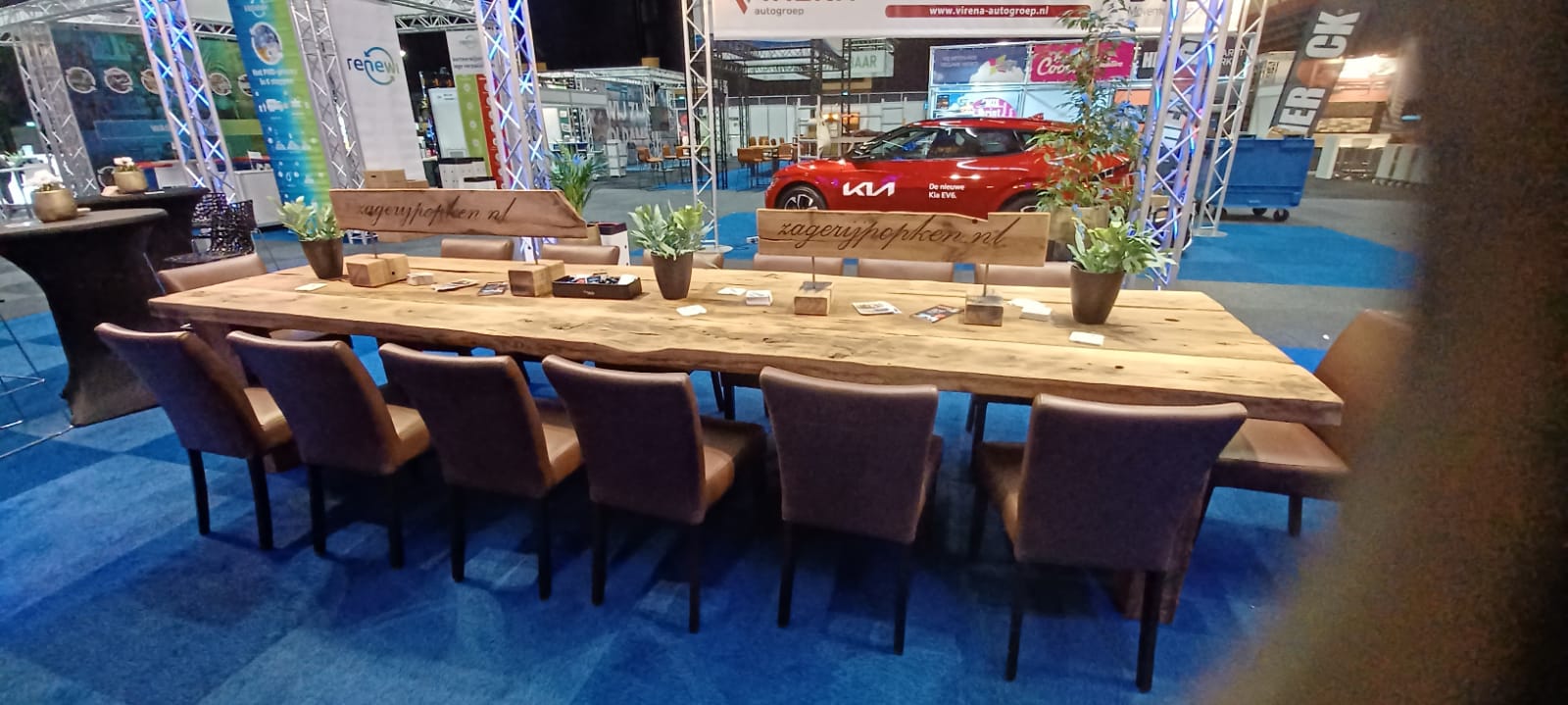 oude_blokwanden_tafel.jpeg